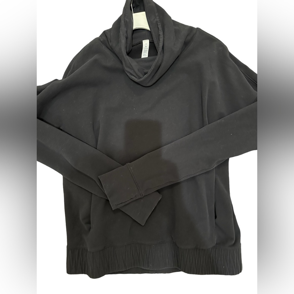 Lululemon cowl neck pullover with pockets